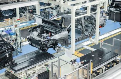 品確官探秘一汽豐田新能源工廠 bZ3正式上市，16.98萬(wàn)元起售，智能監(jiān)控系統(tǒng)成亮點(diǎn)